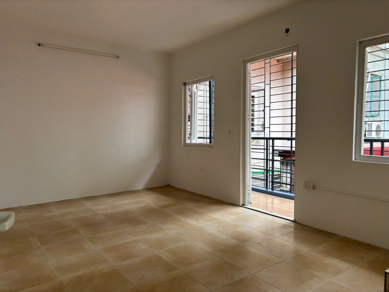 Cho thuê nhà ngõ Bà Triệu, Hai Bà Trưng 3 tầng x 35m2, 2 ngủ, 2 vệ sinh, 13 Triệu - Ảnh 4